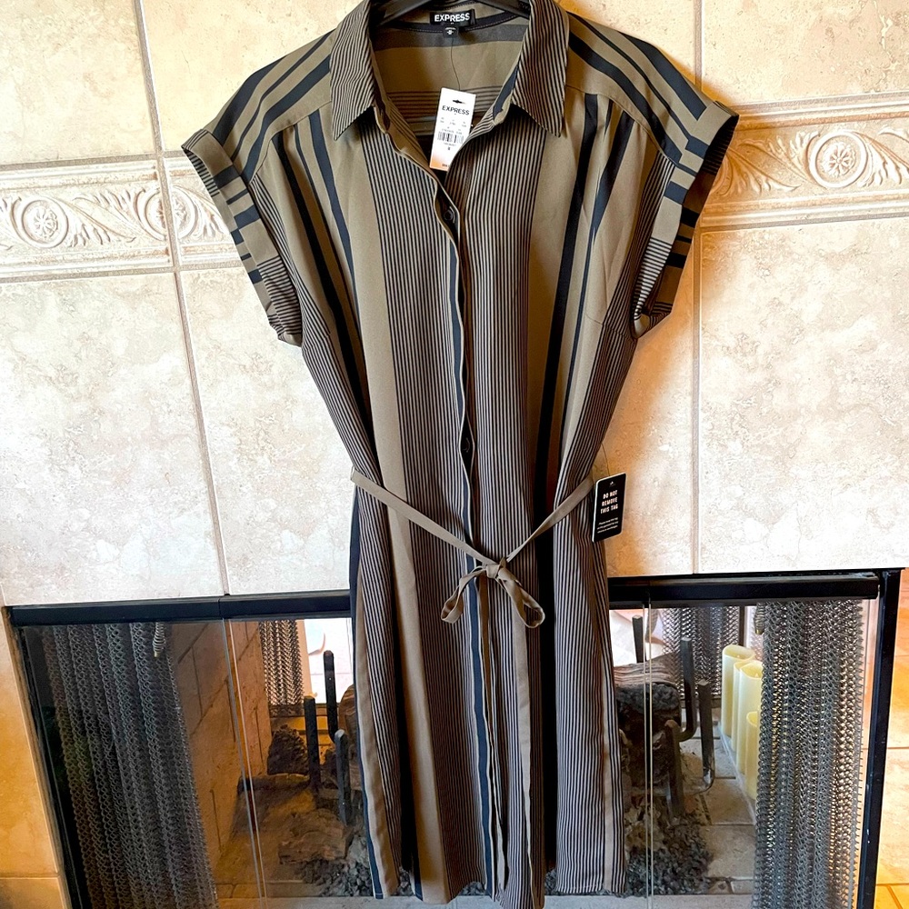 NWT Express T-shirt dress tie belt button down size M black and brown